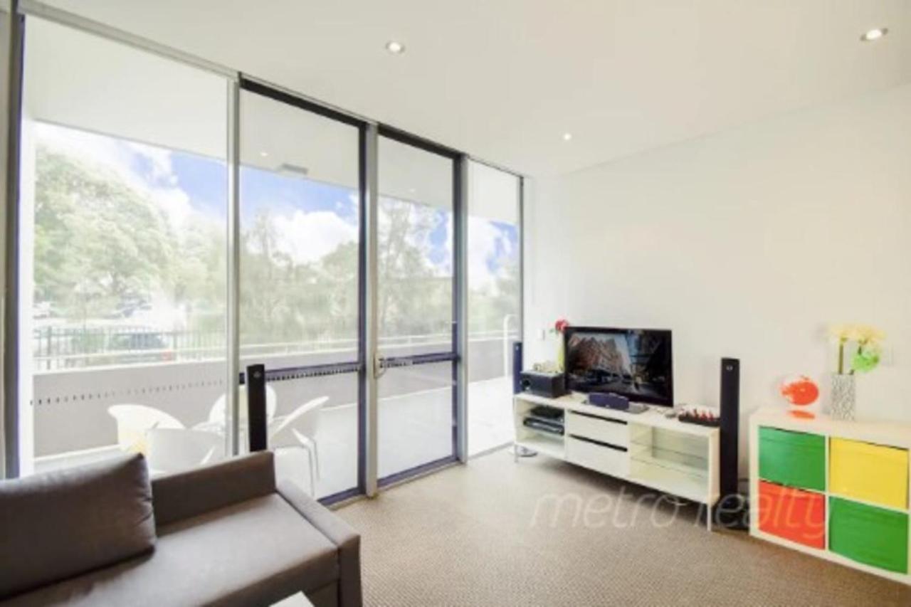 Sun-Drenched 3 Bedroom Apartment In Turrella Mascot Extérieur photo