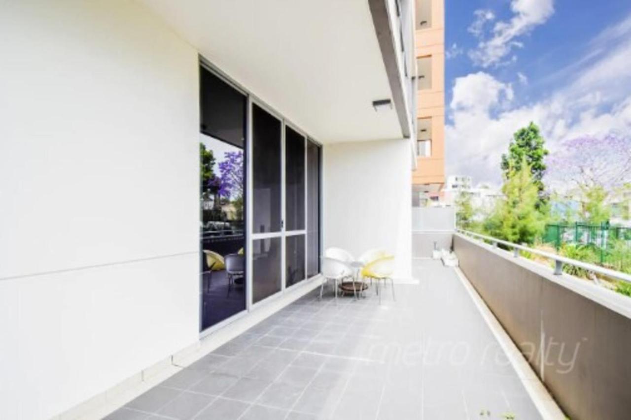 Sun-Drenched 3 Bedroom Apartment In Turrella Mascot Extérieur photo